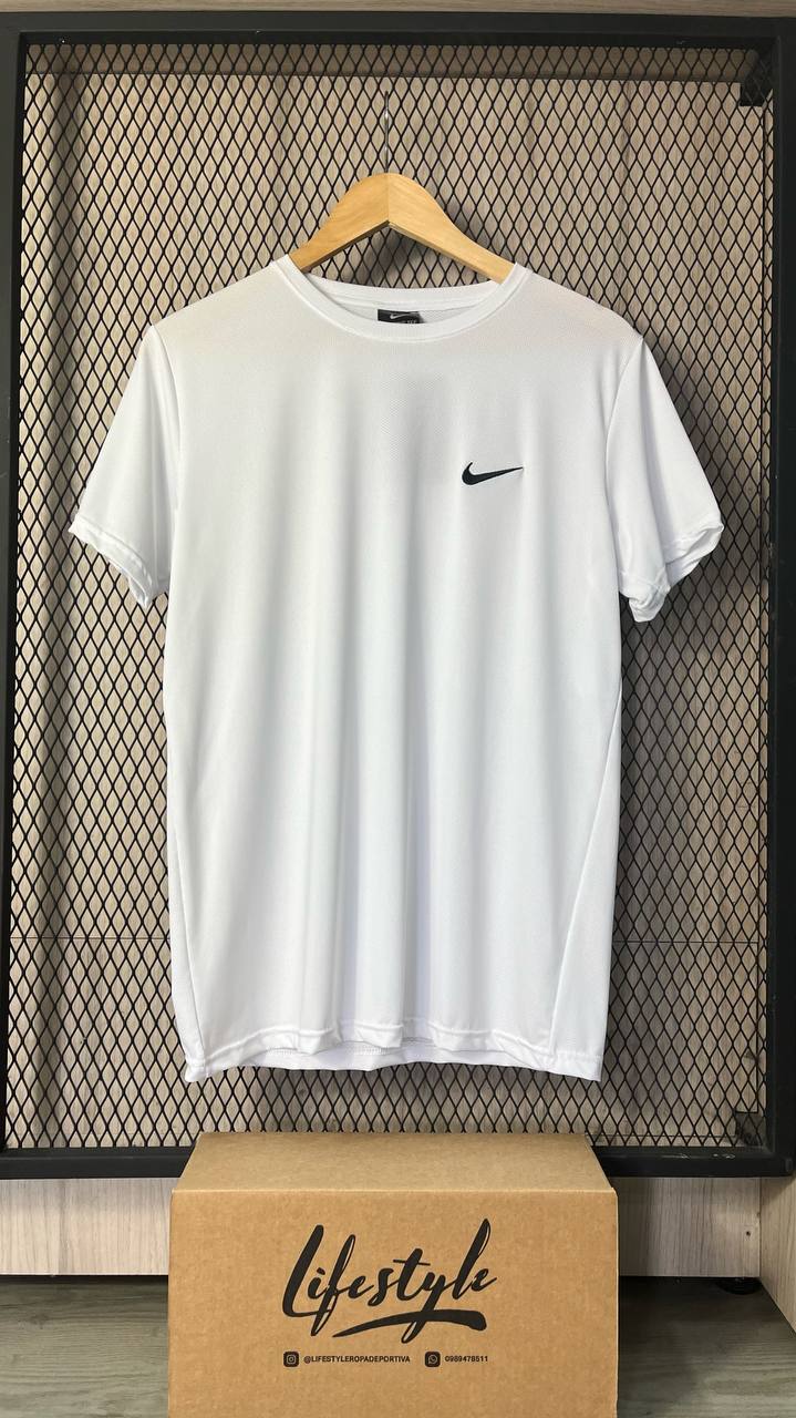 Camiseta Nike Deportiva Clásica